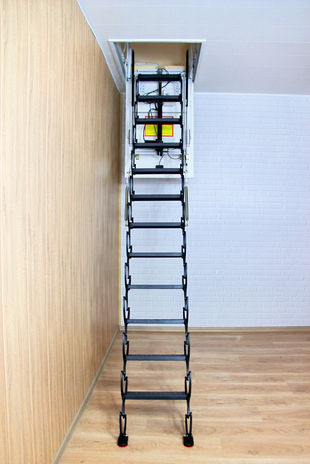 Чердачная ножничная лестница LOFTSTEP LCS-E (CH) 70×120×300 см — фото, характеристики