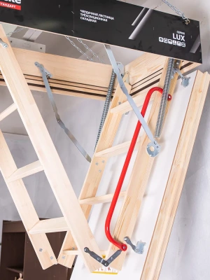 Чердачная лестница Docke LUX 70x120x300 детальное фото