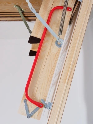 Чердачная лестница Docke LUX 70x120x300 детальное фото