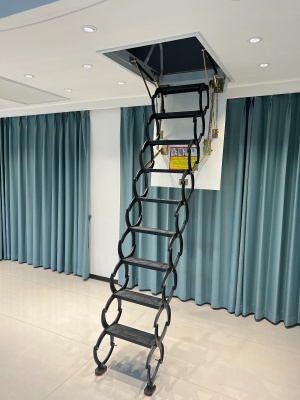 Лестница ножничная металлическая LOFTSTEP LCS (CH) 70*120/300 детальное фото