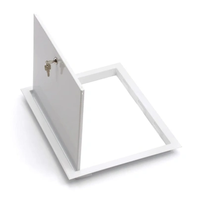 Люк металлический с замком 150х800 белый детальное фото