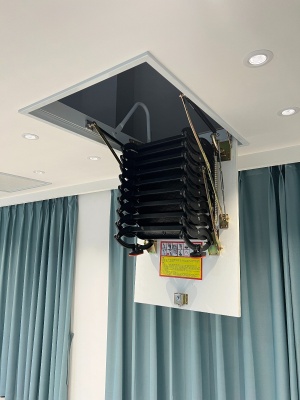 Лестница ножничная металлическая LOFTSTEP LCS (CH) 60*120/300 детальное фото