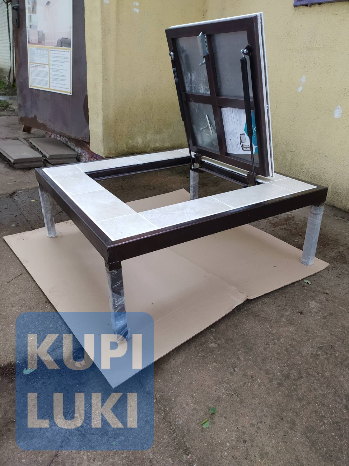 Стенд с напольным люком Event ЛНСЭ