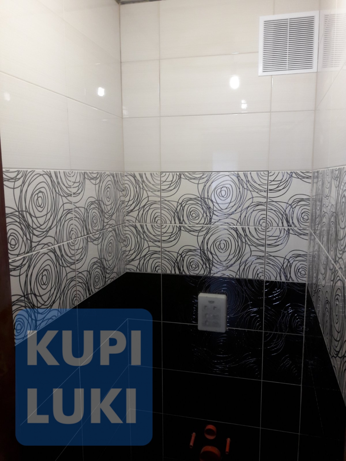 Два Эко-Люка под плитку в туалете