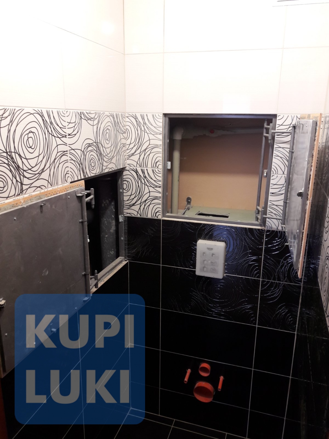 Два Эко-Люка под плитку в туалете