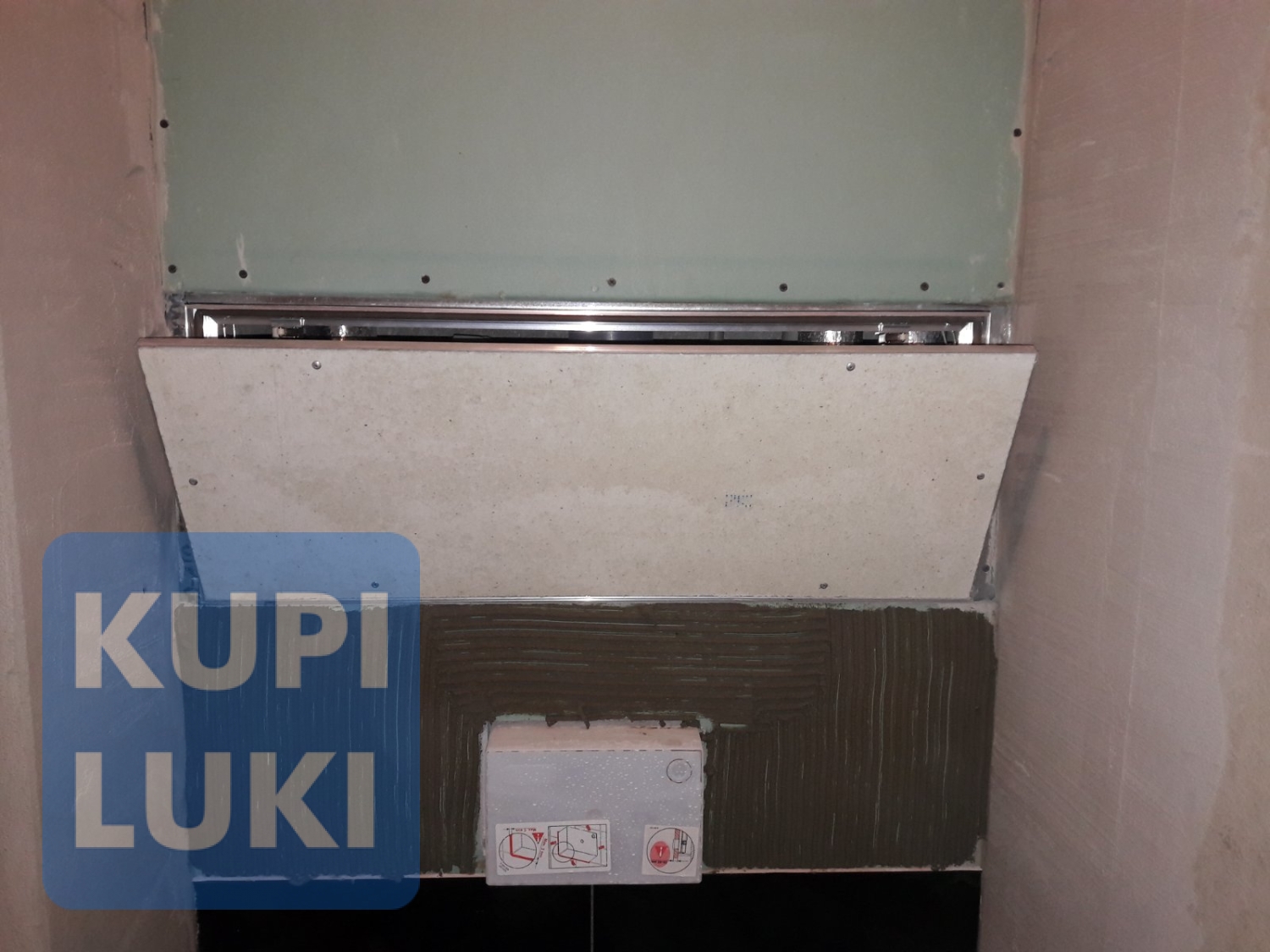 Откидной люк под плитку 70х25 см со съёмной дверцей