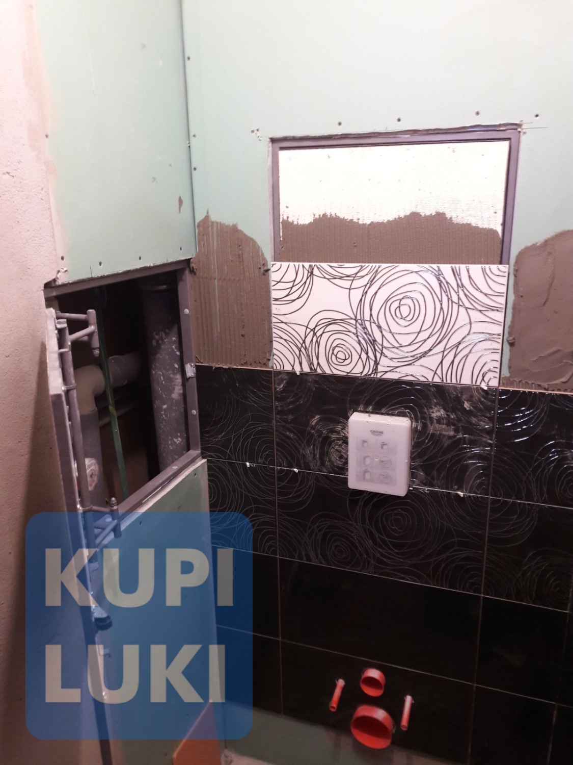 Два Эко-Люка под плитку в туалете