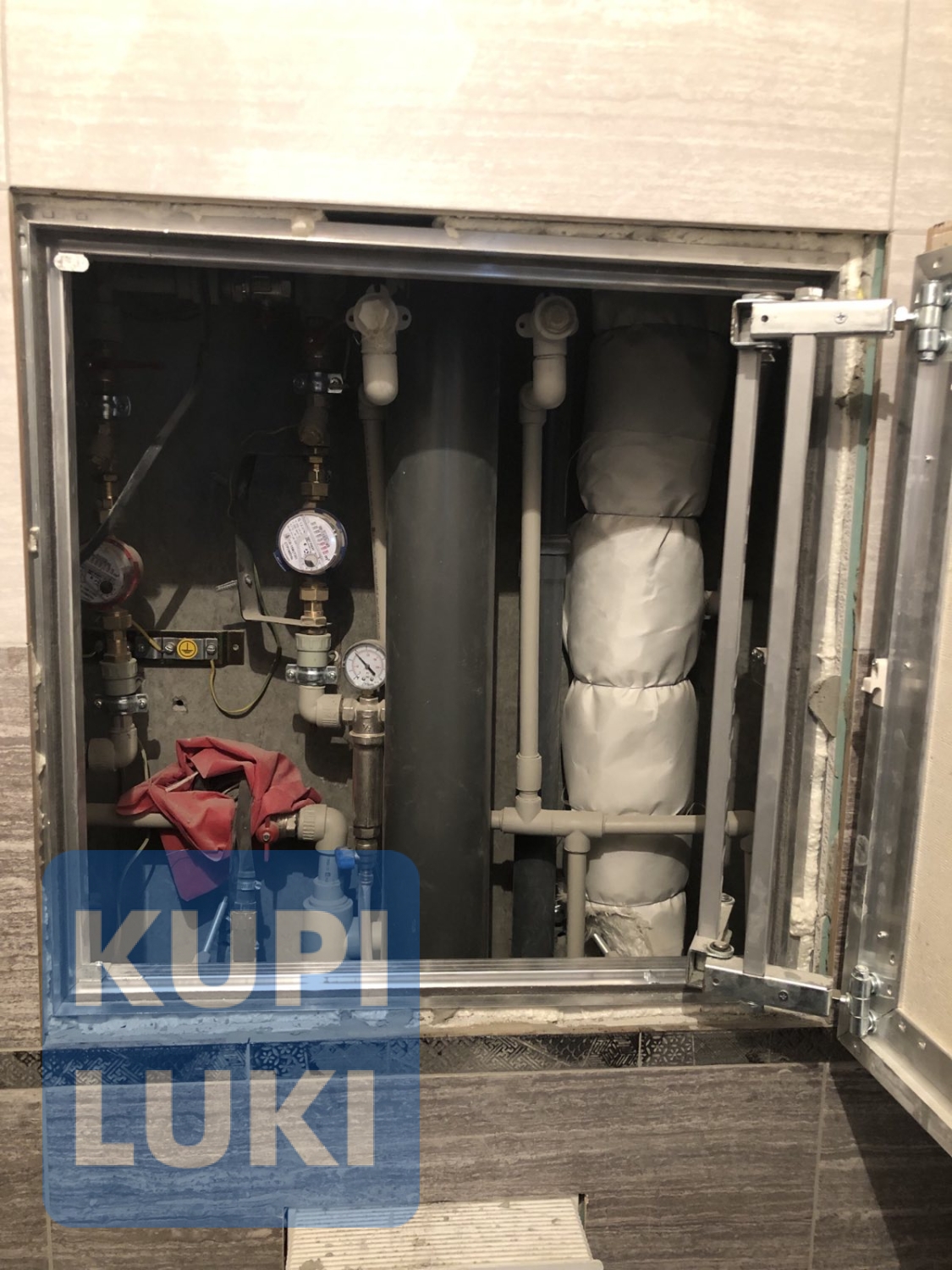 Люк под плитку Алюклик-М Revizor 60х60 интерьере