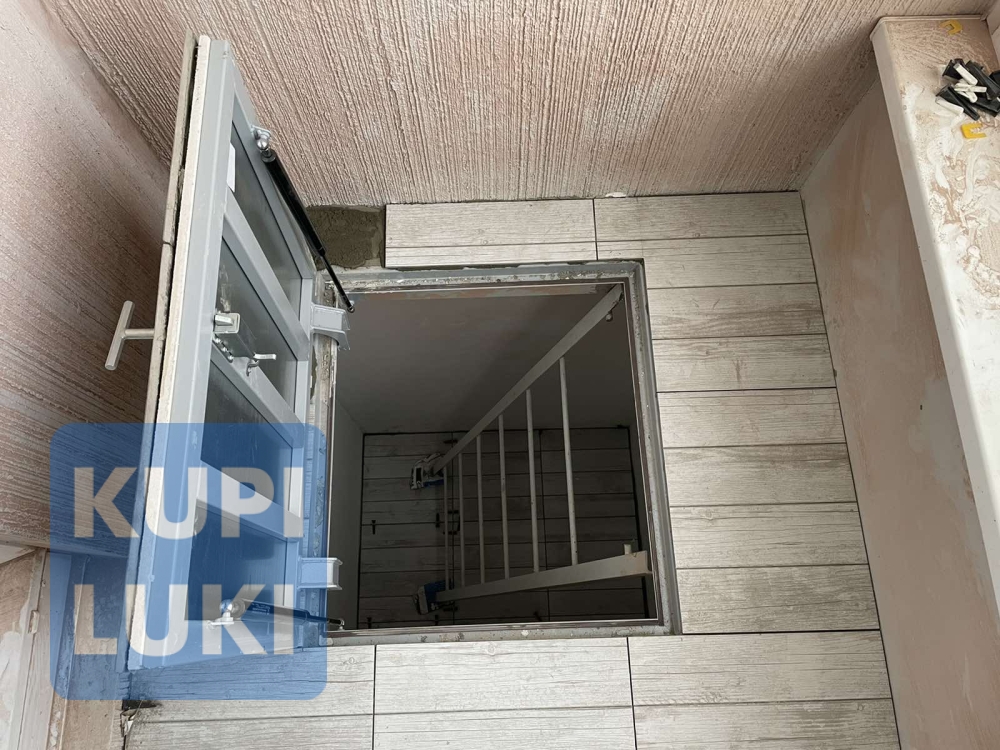 Люк для подвала Event ЛНСЭ 70x70 в интерьере